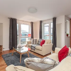 https://the-holyrood-park-residence.edinburghhotelsuk.org