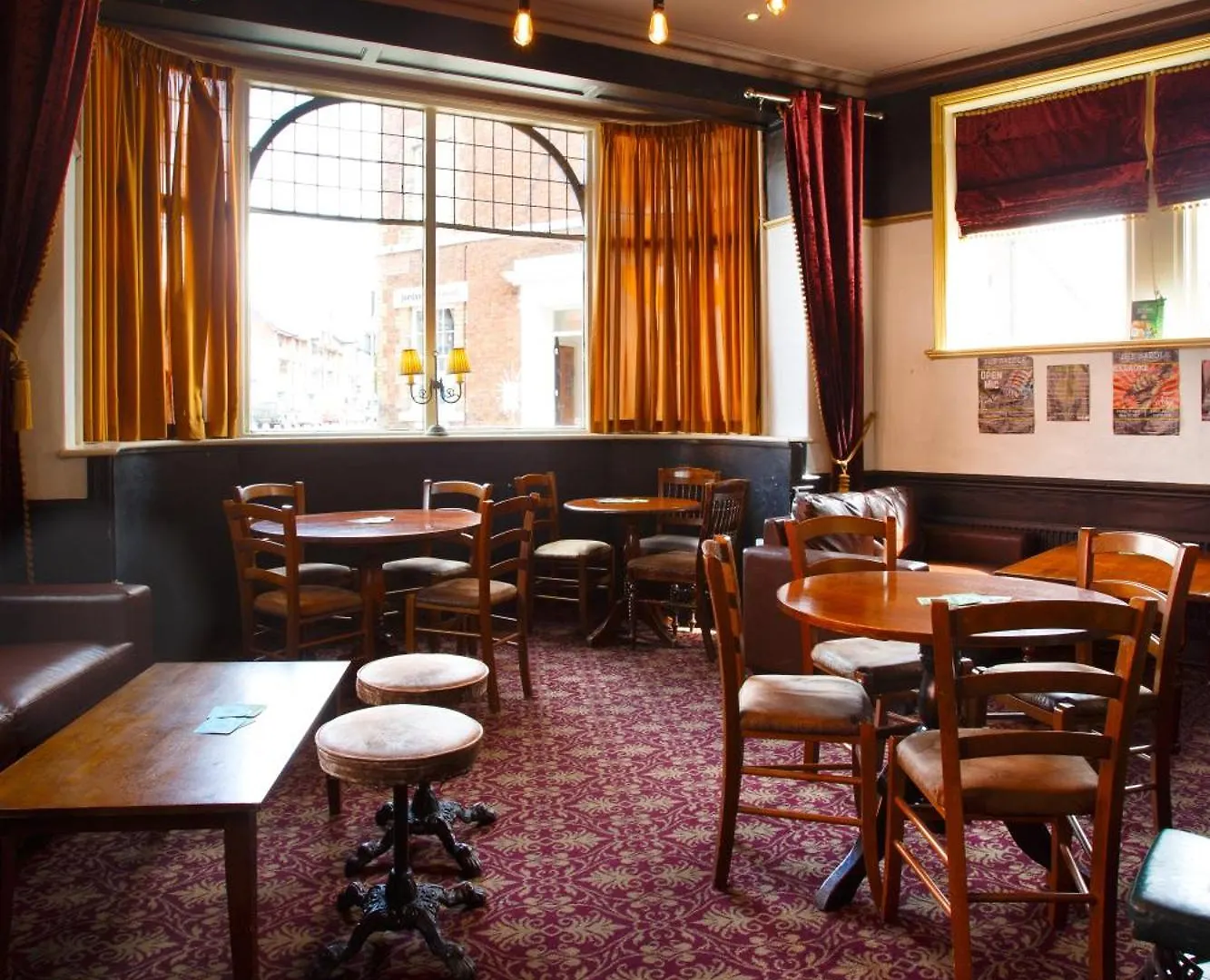 The Saddle Inn 체스터 3*,