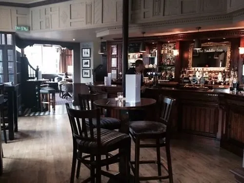 ベッド・アンド・ブレックファスト The Saddle Inn チェスター